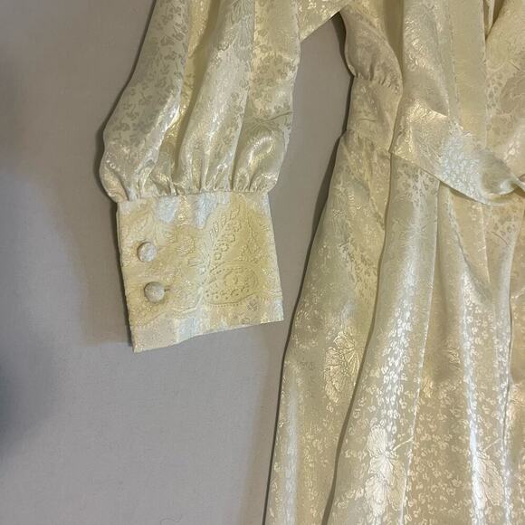 Vintage gold label Victoria's Secret 3 piece ivory pajama set with robe L - Picture 8 of 16